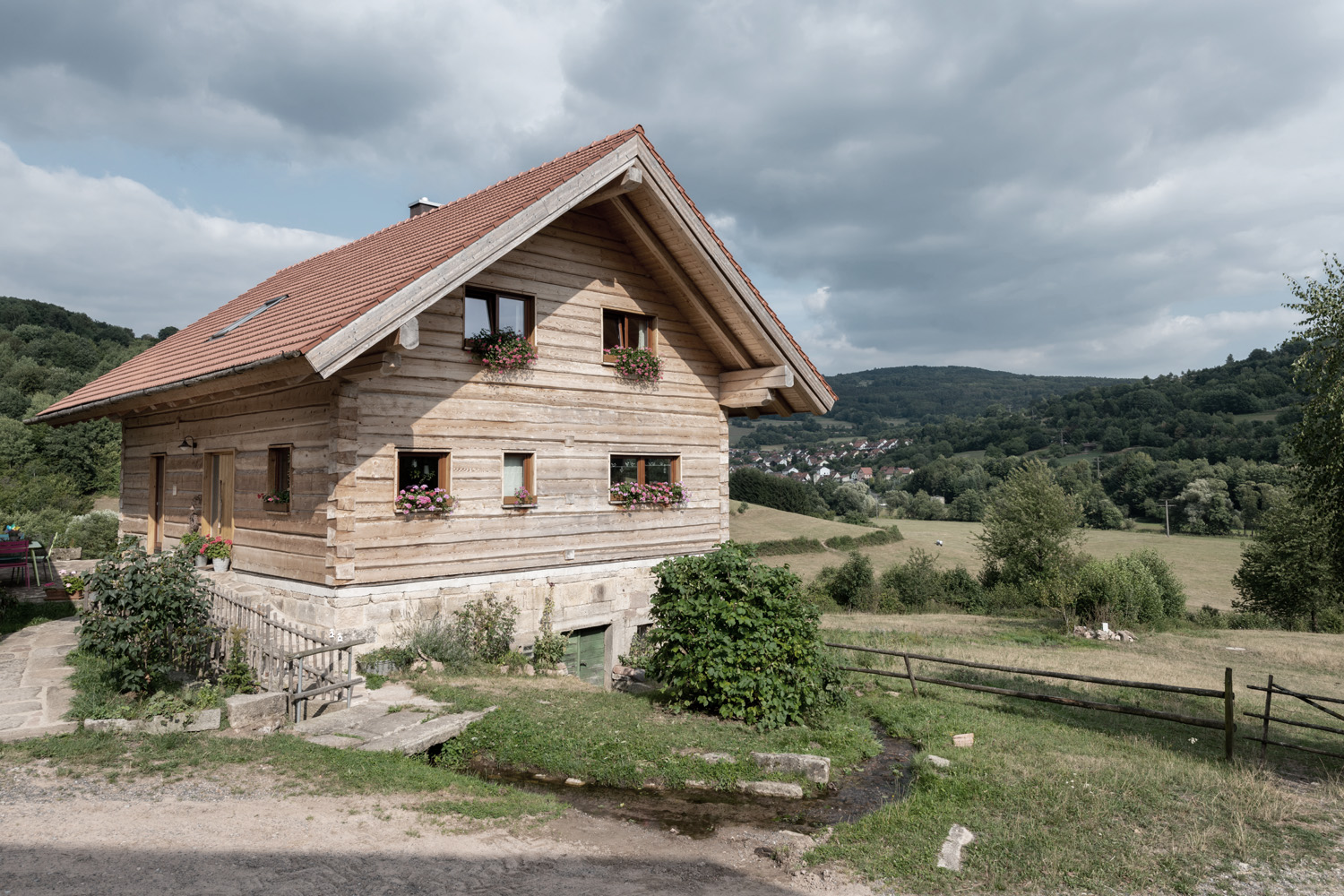 Ansicht Blockhaus besäumt Bad Brückenau