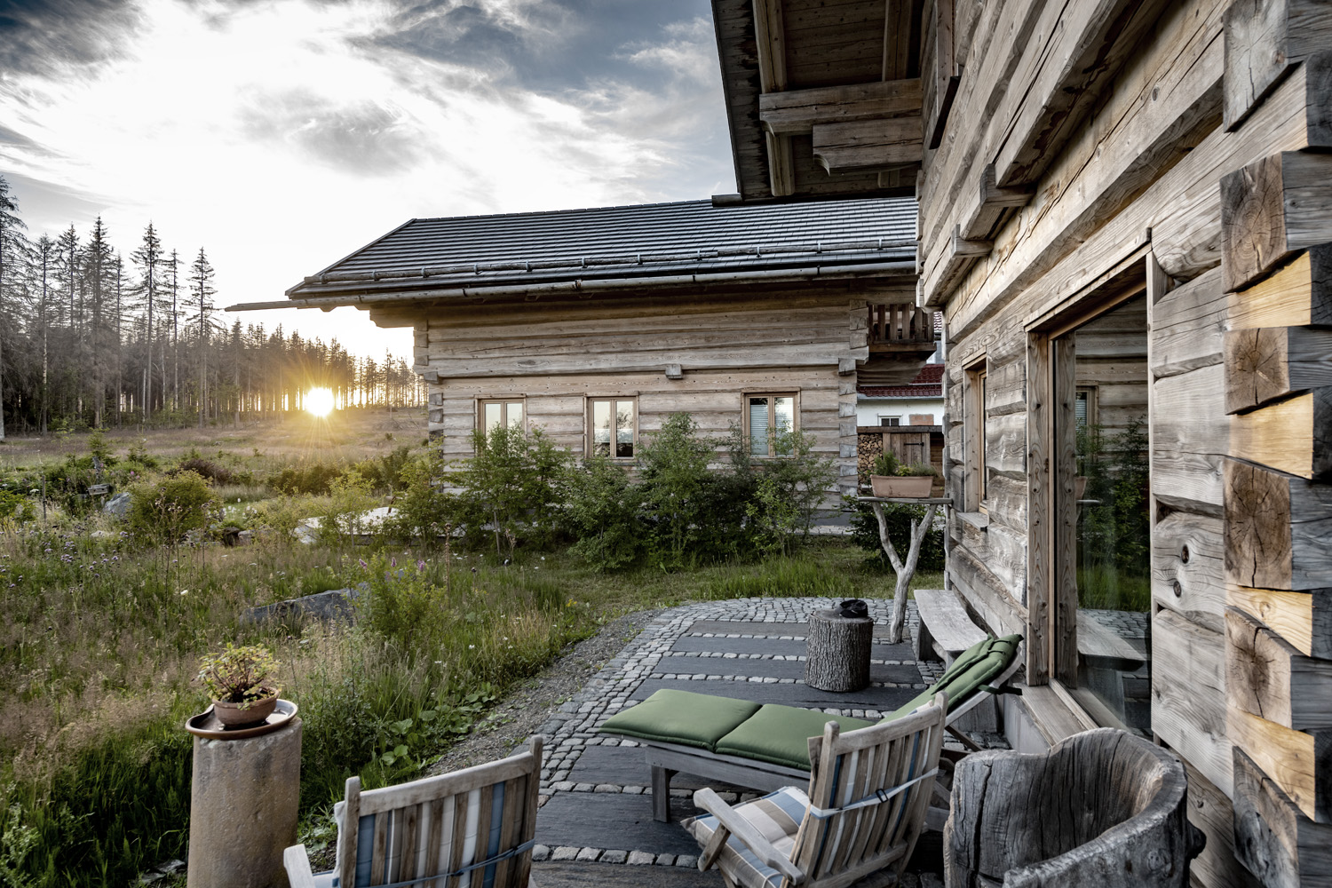 Terrasse Naturstammhaus im Harz